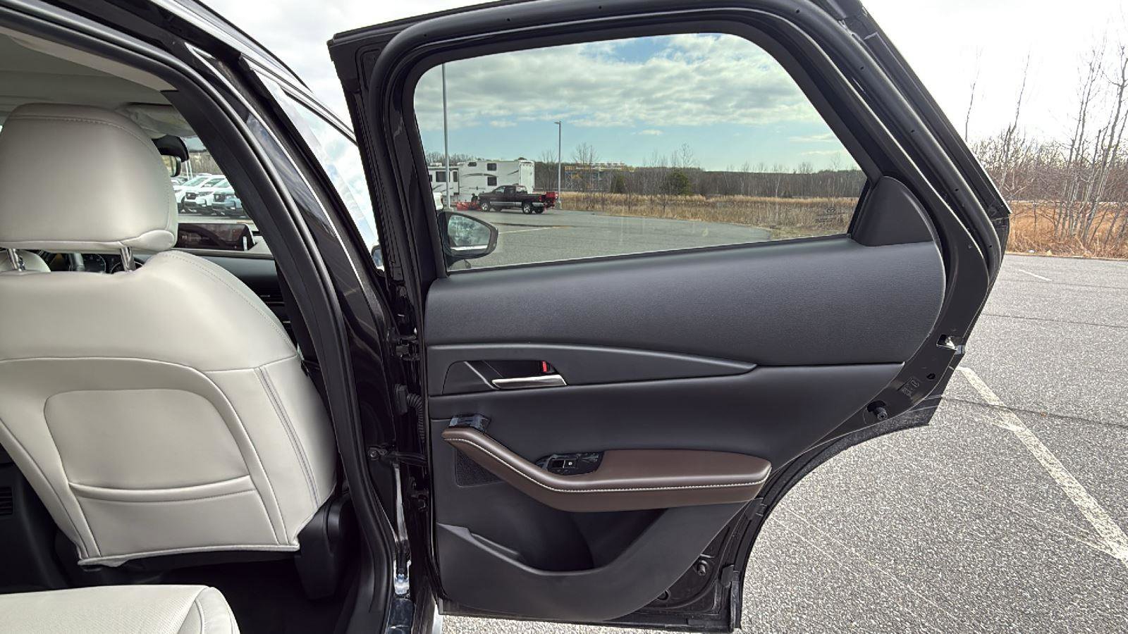 Certified 2025 MAZDA CX-30 2.5 Turbo w/ Premium Plus Pkg image 18