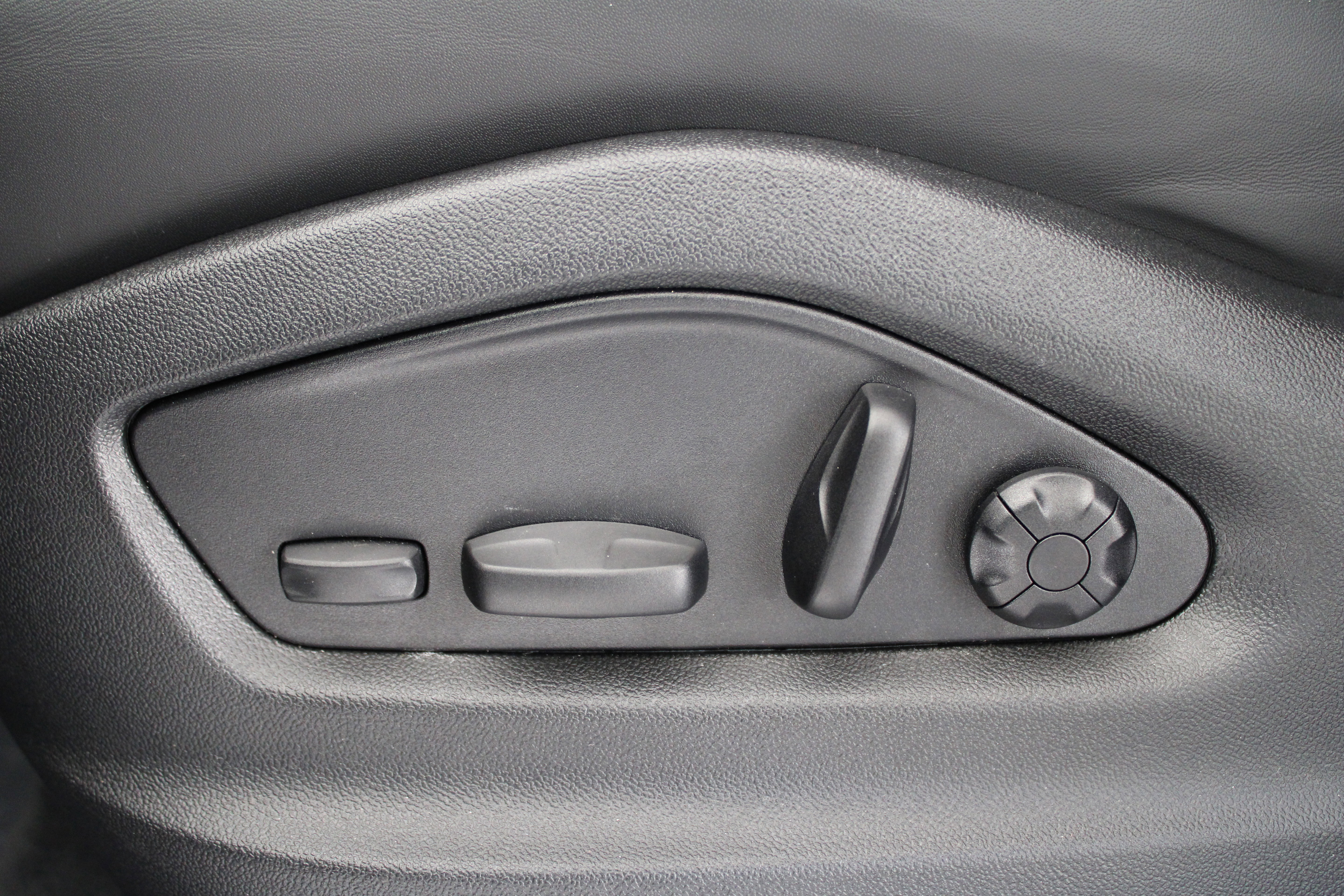 Certified 2025 Porsche Cayenne image 20