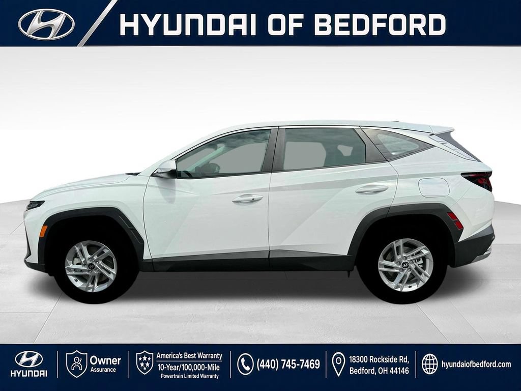 Used 2025 Hyundai Tucson SE AWD/4WD image 3