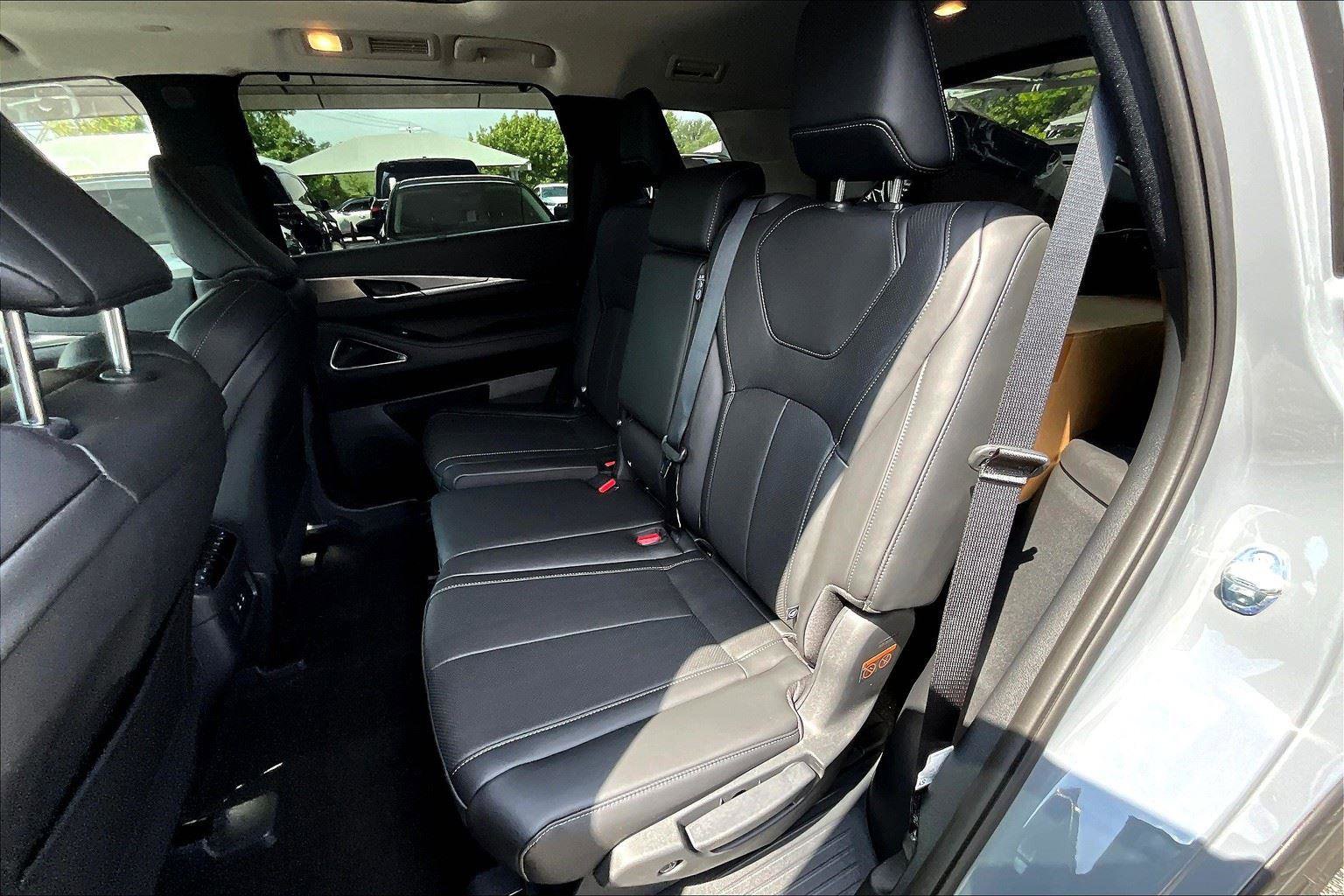 New 2026 INFINITI QX60 Luxe image 15