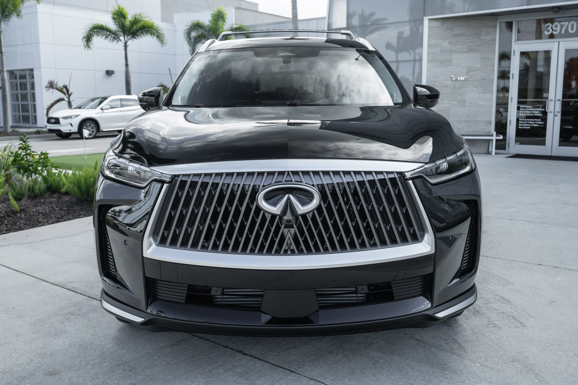 New 2026 INFINITI QX60 Luxe w/ Family Package image 3