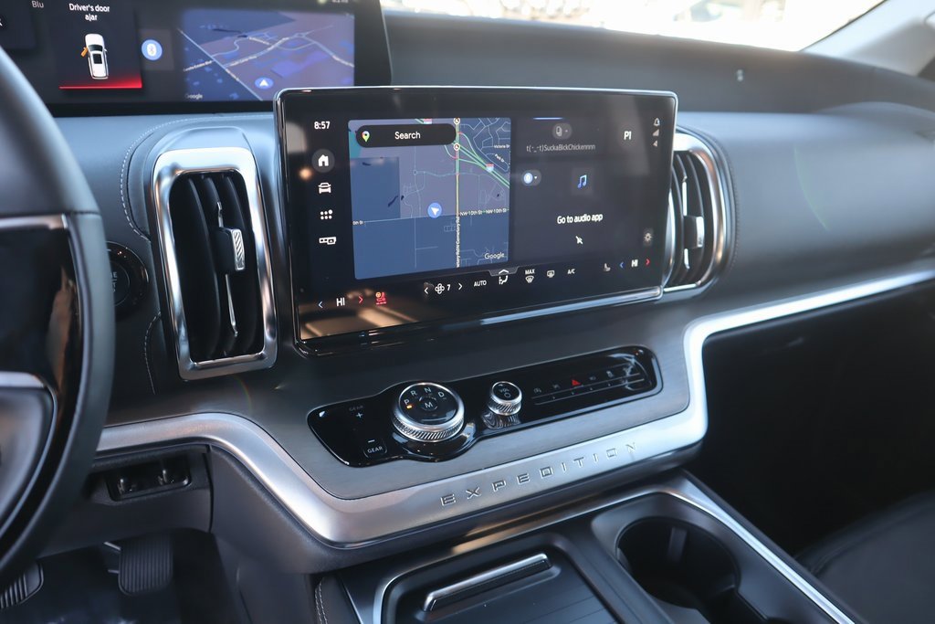 New 2025 Ford Expedition Platinum w/ Driver's Package image 5