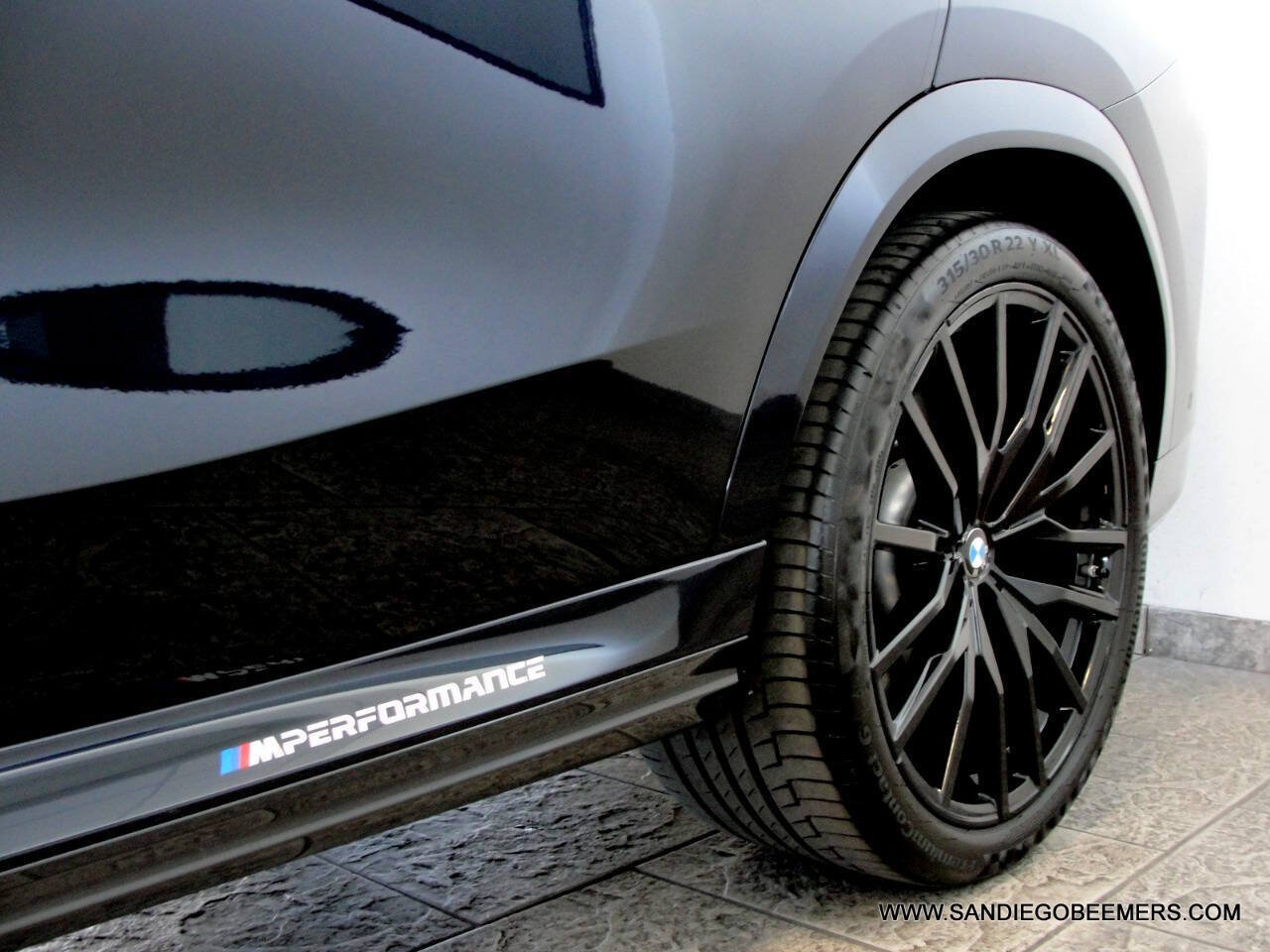 Used 2021 BMW X6 xDrive40i w/ M Sport Package AWD/4WD image 5