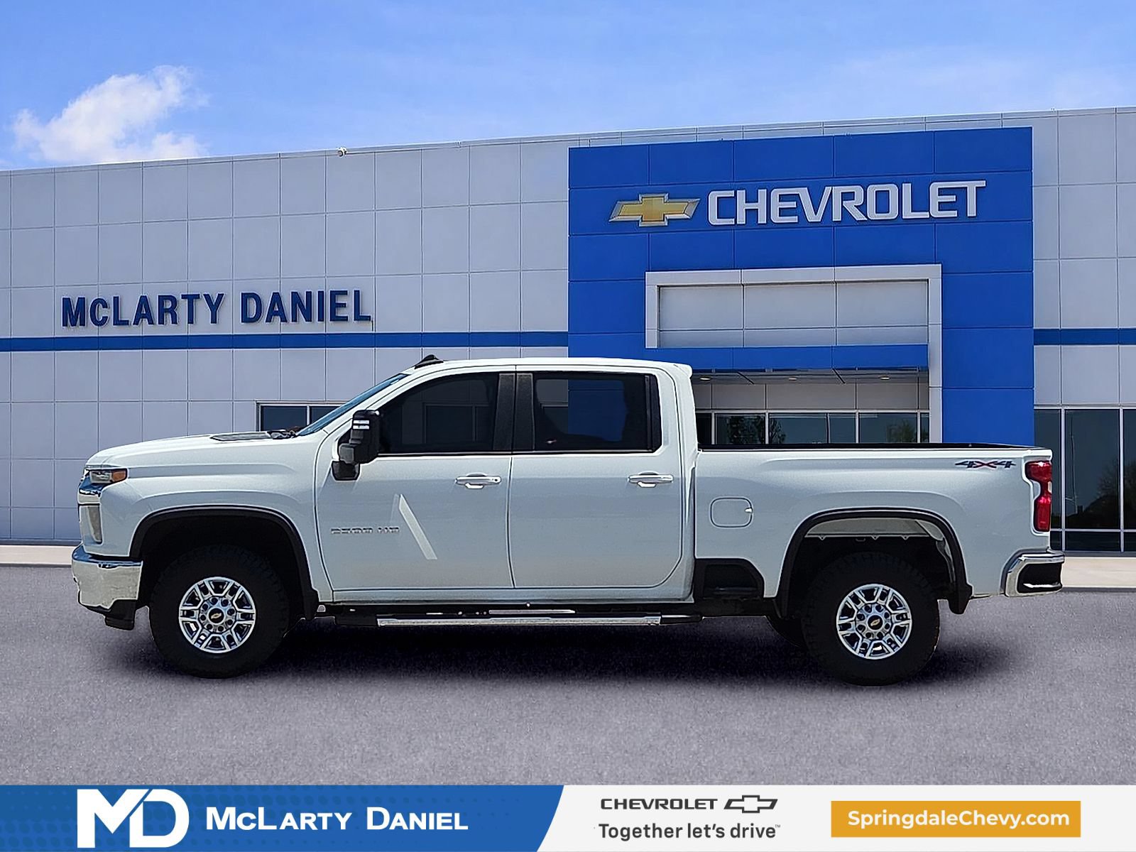 Used 2022 Chevrolet Silverado 2500 LT AWD/4WD image 3