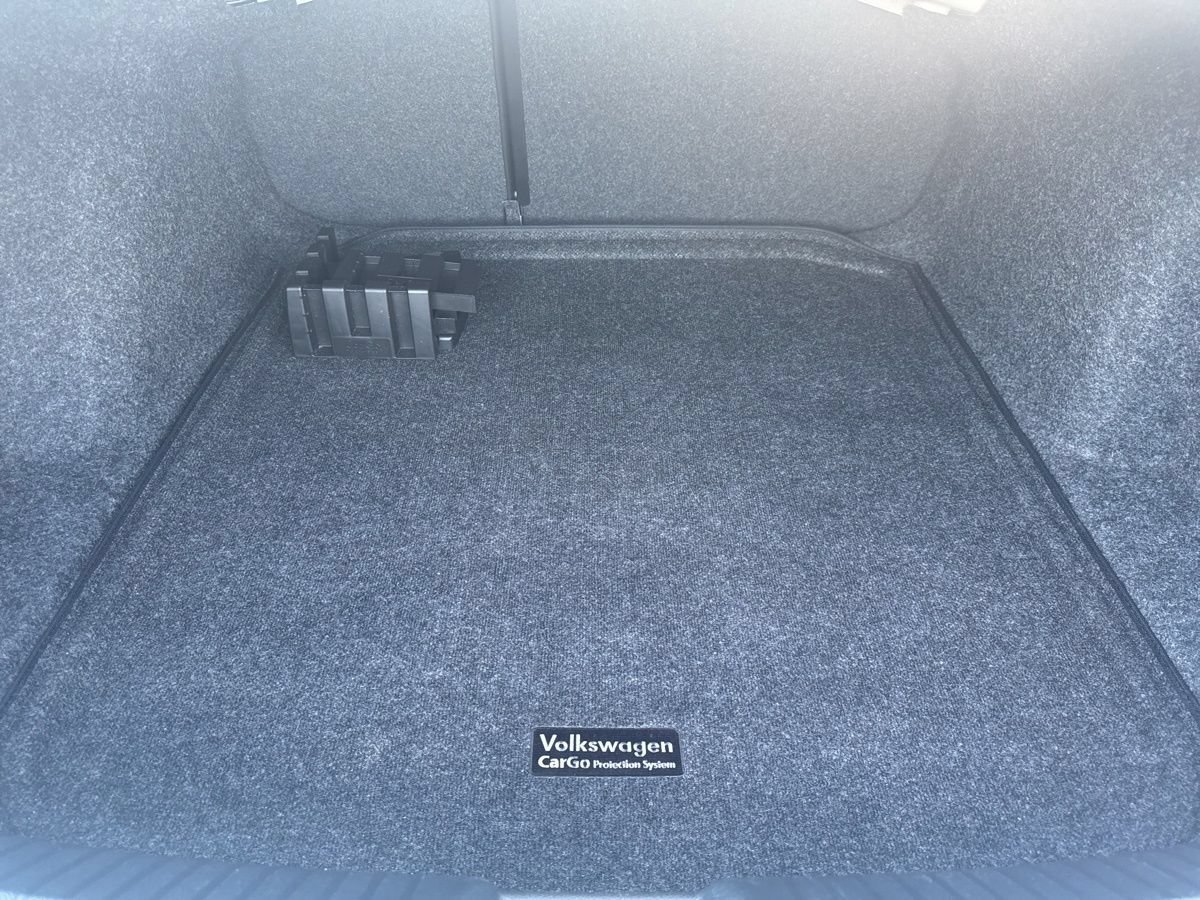 Used 2025 Volkswagen Jetta Sport FWD image 38