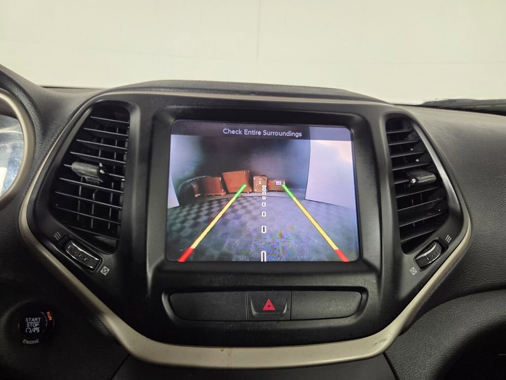 Used 2015 Jeep Cherokee Limited image 18