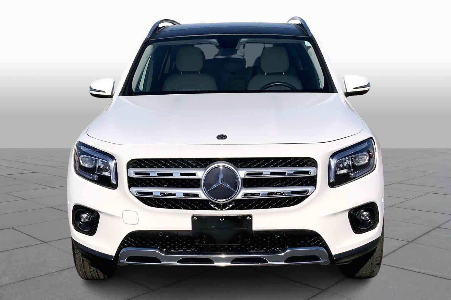 Used 2021 Mercedes-Benz GLB 250 w/ Premium Package image 4