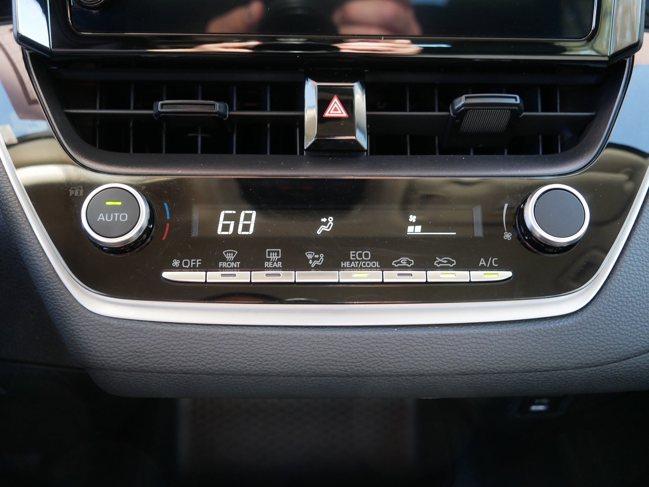 Used 2024 Toyota Corolla LE FWD image 23