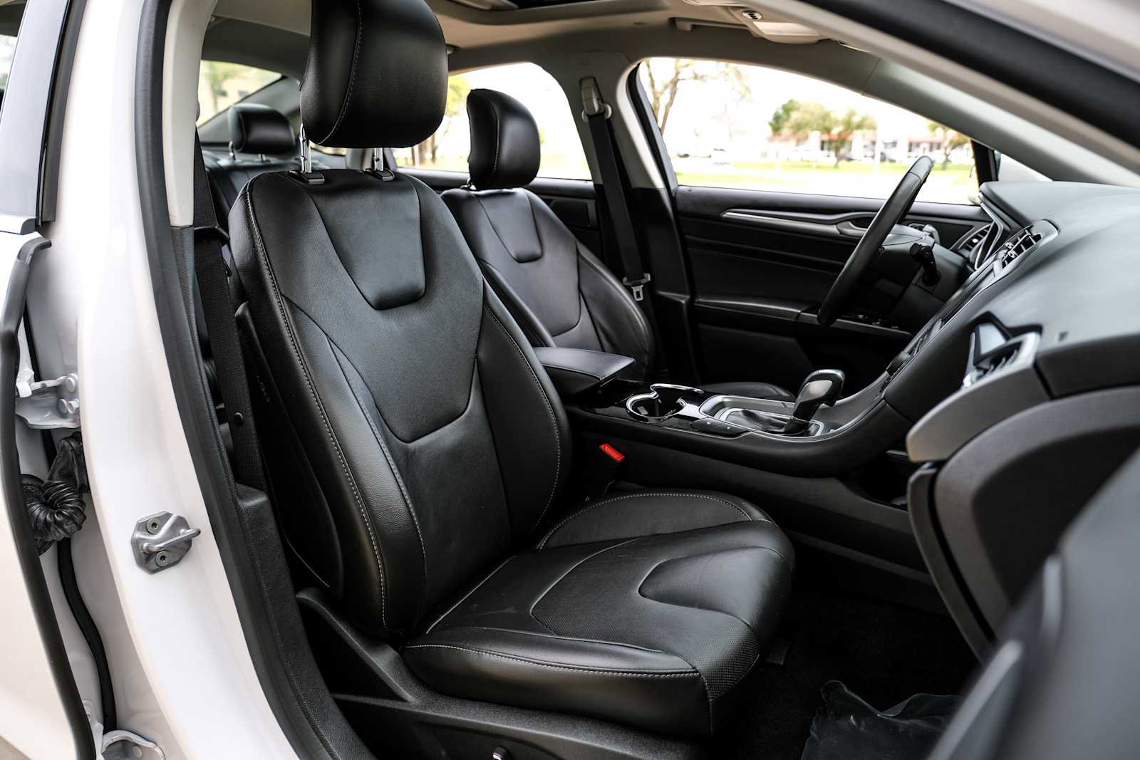 Used 2014 Ford Fusion Energi Titanium image 34