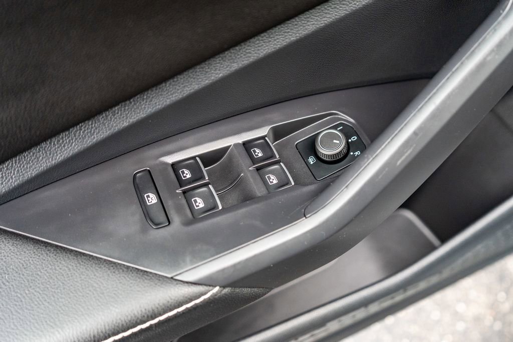 Used 2024 Volkswagen Jetta SE image 16