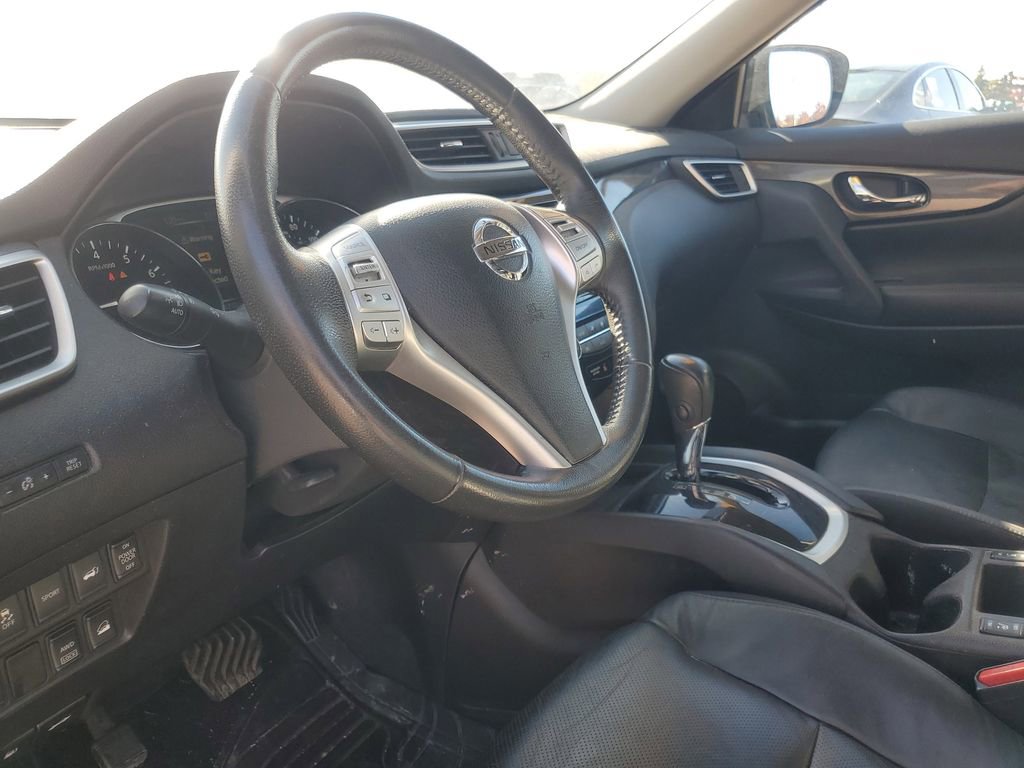 Used 2015 Nissan Rogue SL image 14