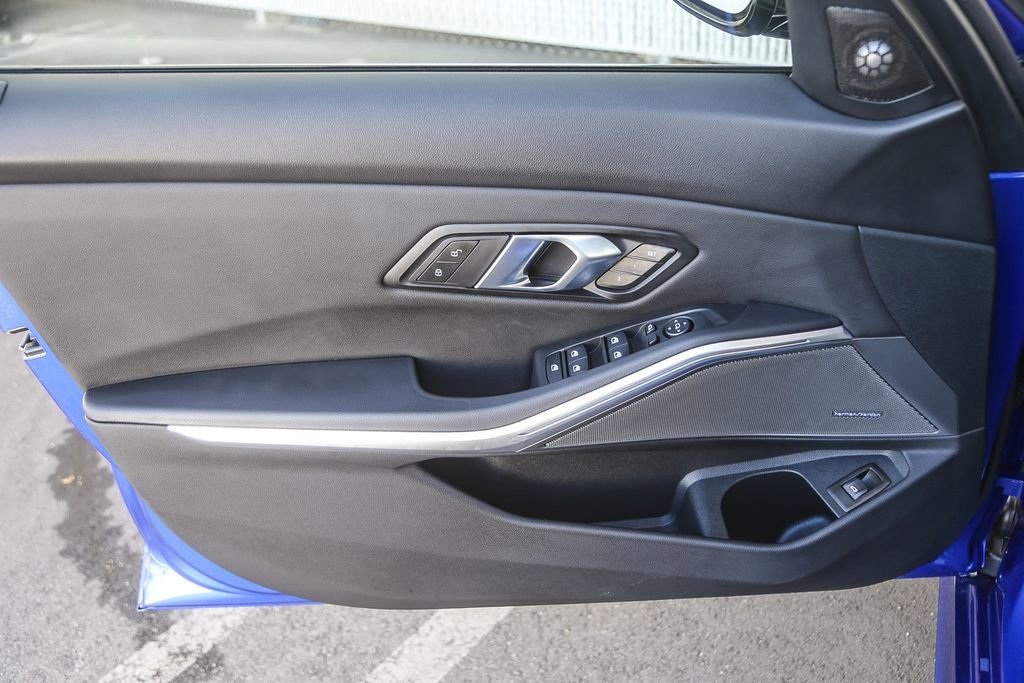 Used 2025 BMW M340i Sedan RWD image 17