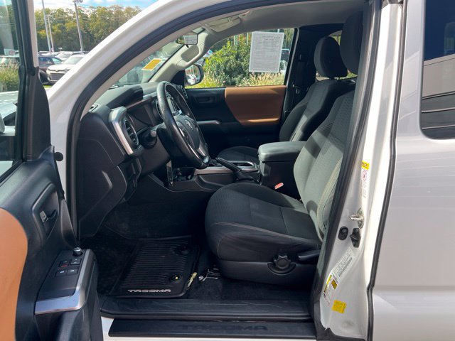 Used 2016 Toyota Tacoma SR5 AWD/4WD image 22