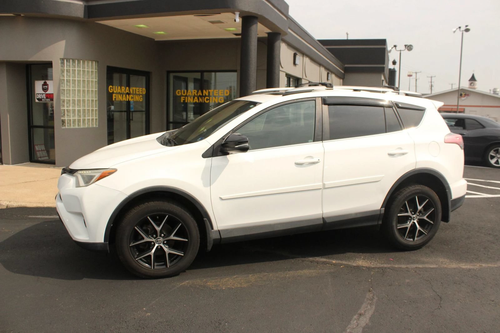Used 2014 Toyota RAV4 XLE AWD/4WD image 2