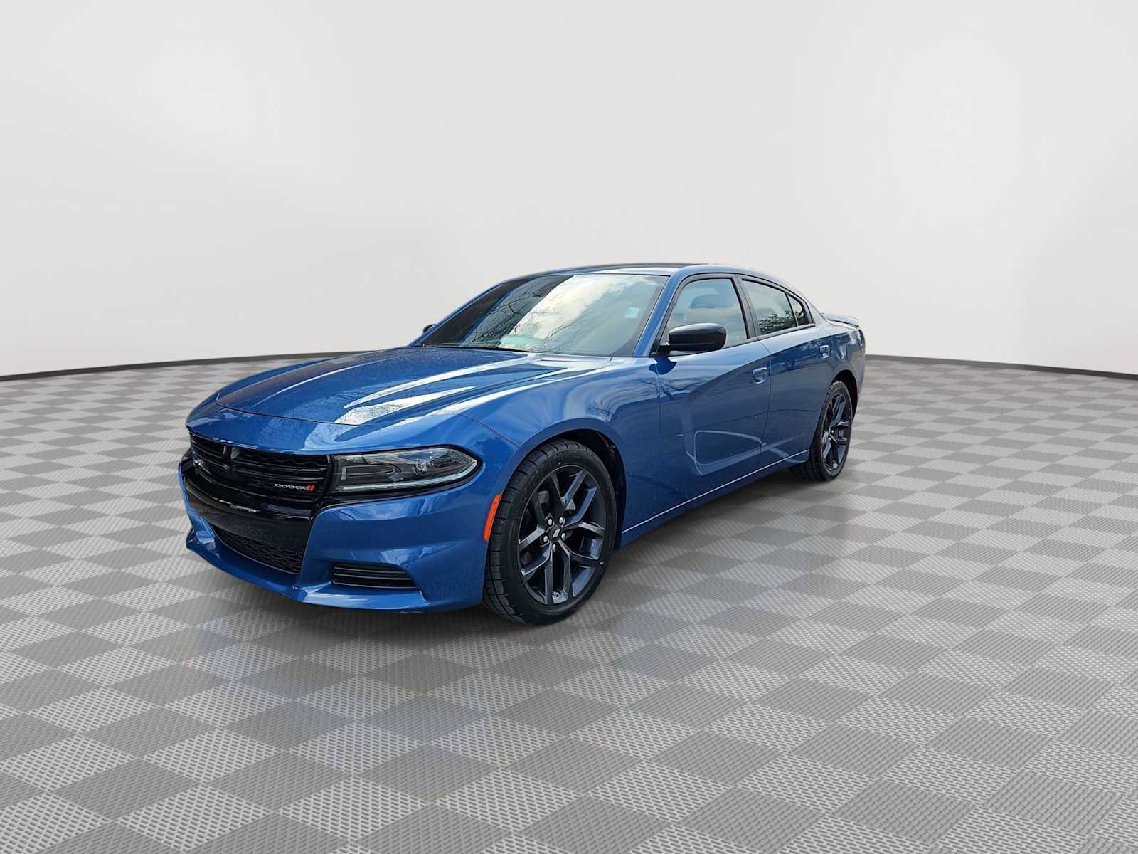 Used 2023 Dodge Charger SXT w/ Blacktop Package image 4