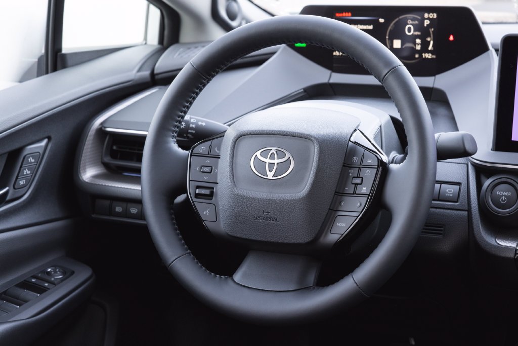 New 2027 Toyota Prius FWD image 12