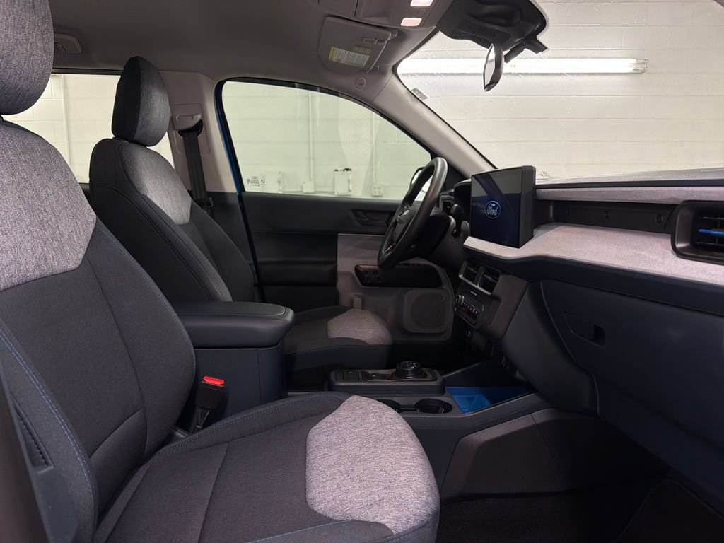 Certified 2025 Ford Maverick XLT FWD image 31