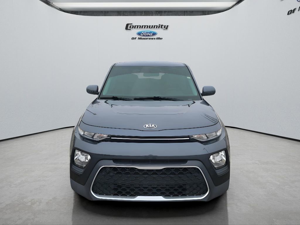 Used 2020 Kia Soul LX image 2
