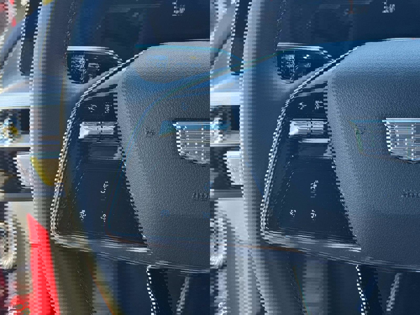 New 2025 Cadillac Lyriq Sport image 30