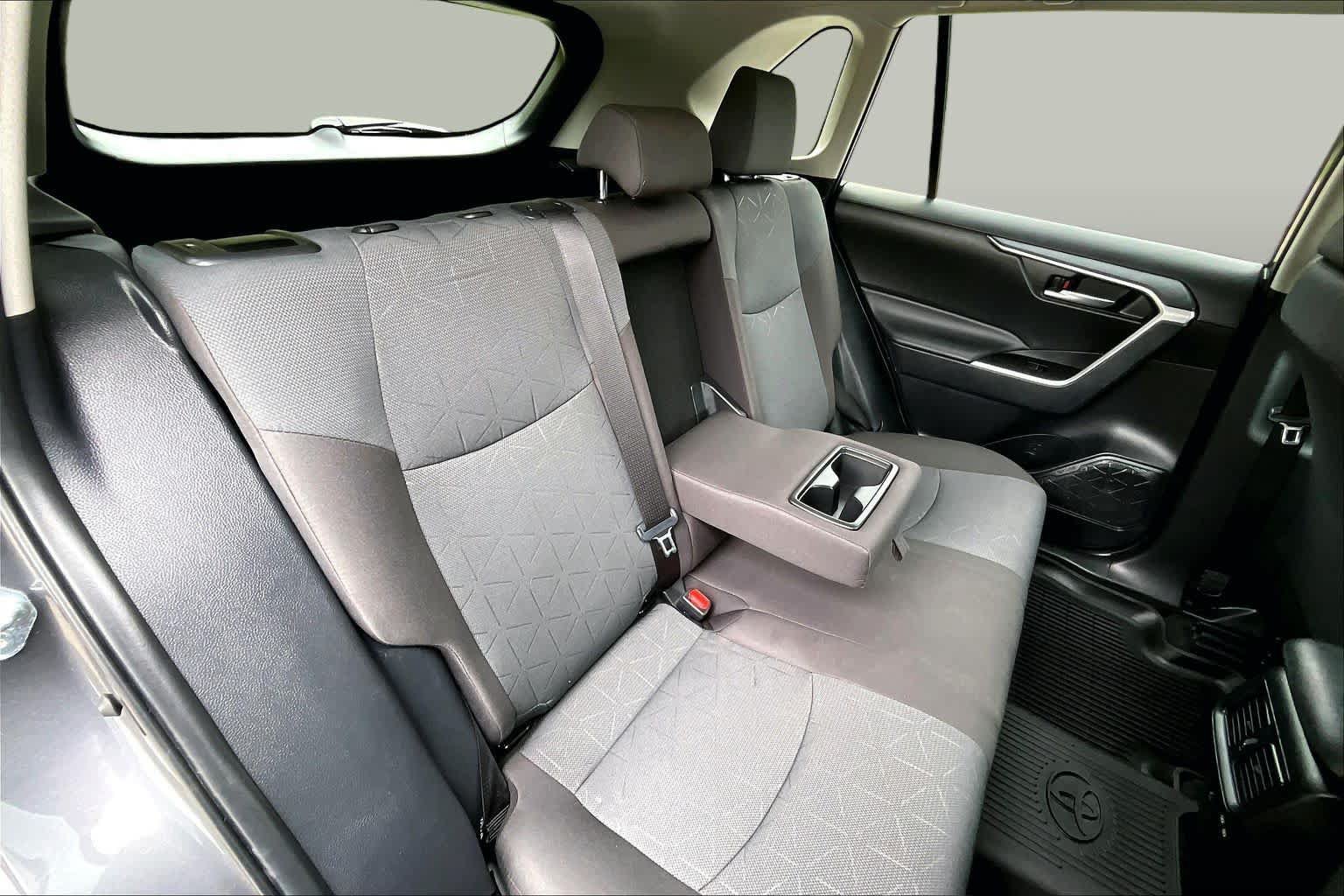 Used 2025 Toyota RAV4 XLE w/ Convenience Package AWD/4WD image 20