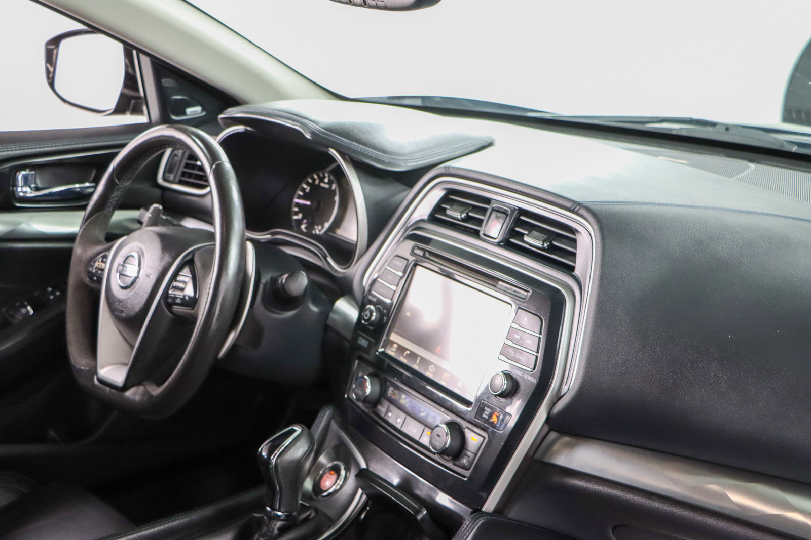 Used 2017 Nissan Maxima SR w/ Midnight Edition image 26