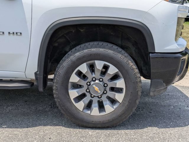 Used 2024 Chevrolet Silverado 2500 Custom w/ Custom Value Package AWD/4WD image 12