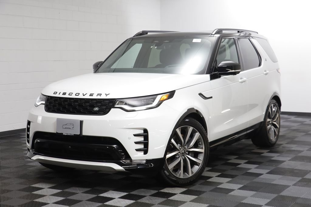 Used 2025 Land Rover Discovery Dynamic SE image 1