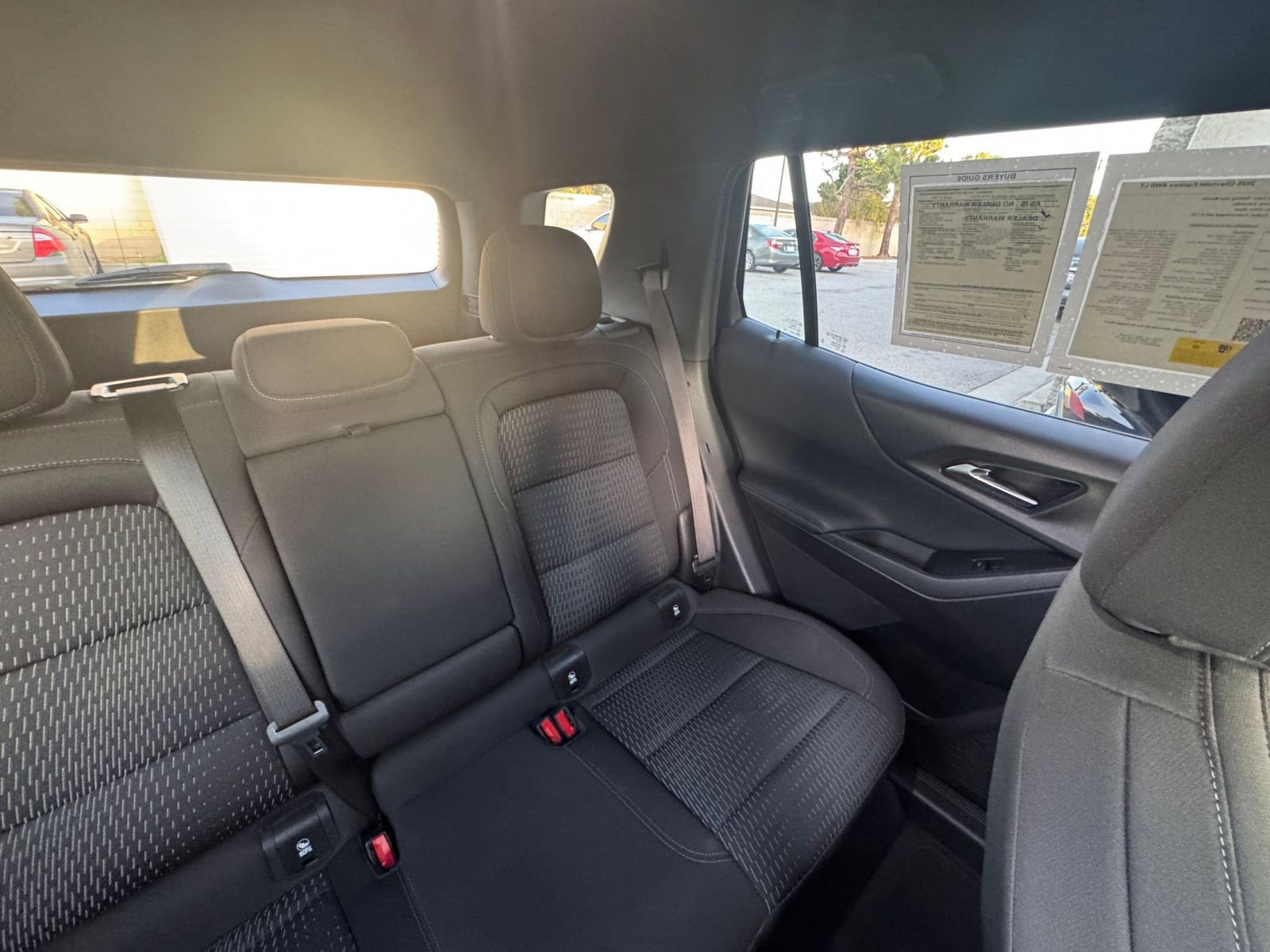 Used 2025 Chevrolet Equinox LT image 36