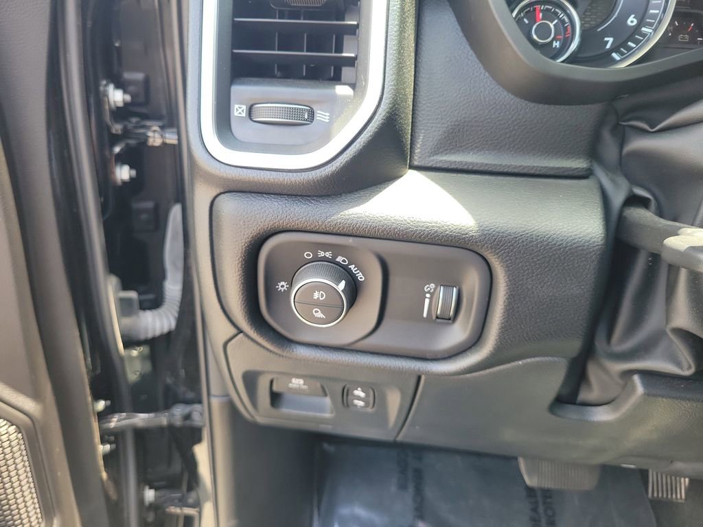 Used 2024 RAM 1500 Big Horn AWD/4WD image 36