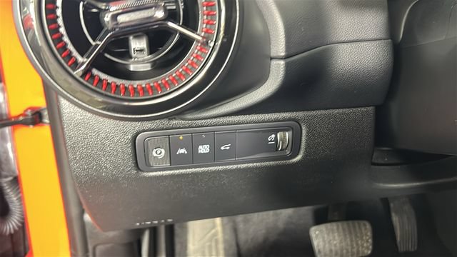 Used 2025 Chevrolet Equinox EV RS FWD image 19
