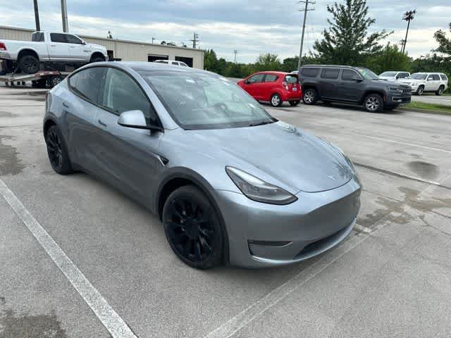 Used 2024 Tesla Model Y Long Range AWD/4WD image 11