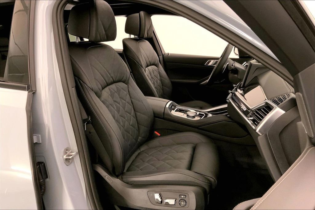 Certified 2026 BMW X6 xDrive40i w/ Climate Comfort Package image 6