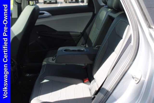 Used 2025 Volkswagen Taos SE w/ Panoramic Sunroof Package FWD image 22