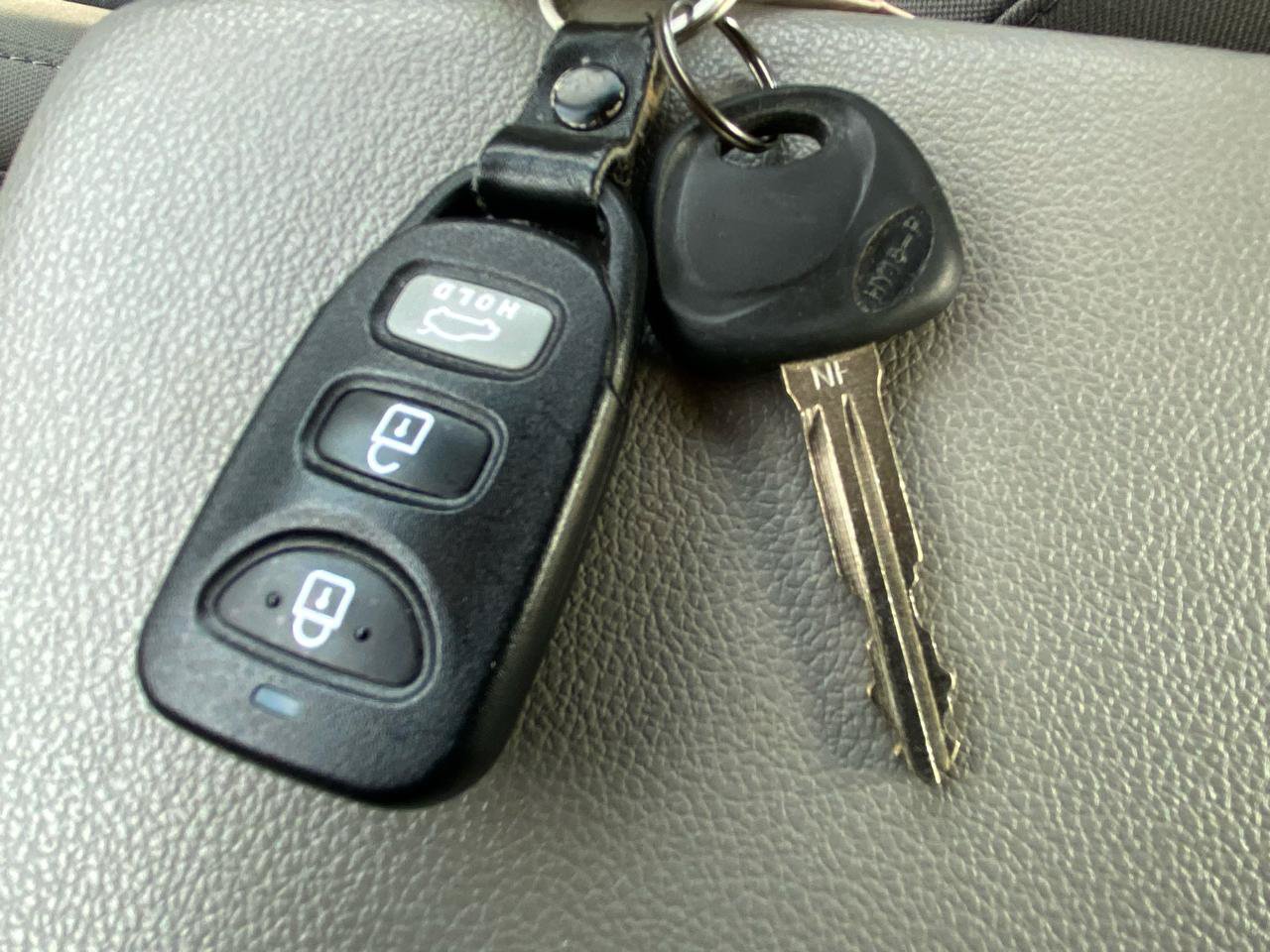 Used 2020 Hyundai Elantra SE FWD image 46