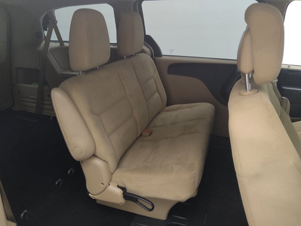 Used 2015 Dodge Grand Caravan American Value Package FWD image 19