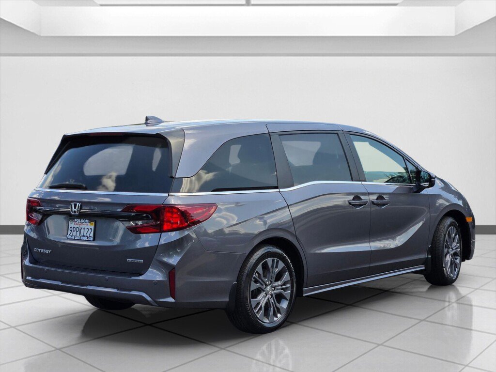 Certified 2025 Honda Odyssey Touring image 5
