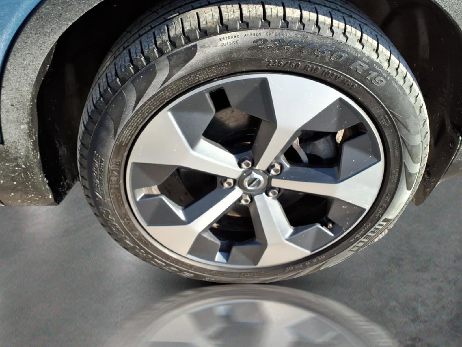 Certified 2023 Volvo XC40 B5 Plus w/ Driver Assist Package image 10