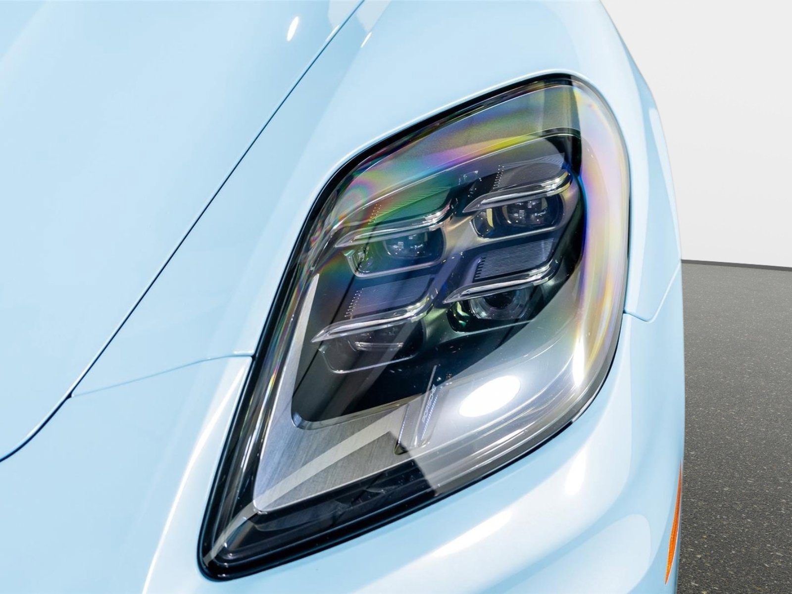 Used 2025 Porsche Panamera 4 w/ Premium Package image 23