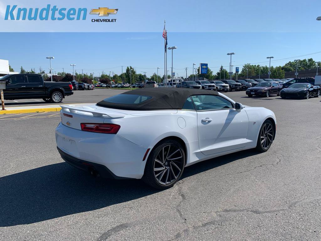 Used 2018 Chevrolet Camaro LT RWD image 7