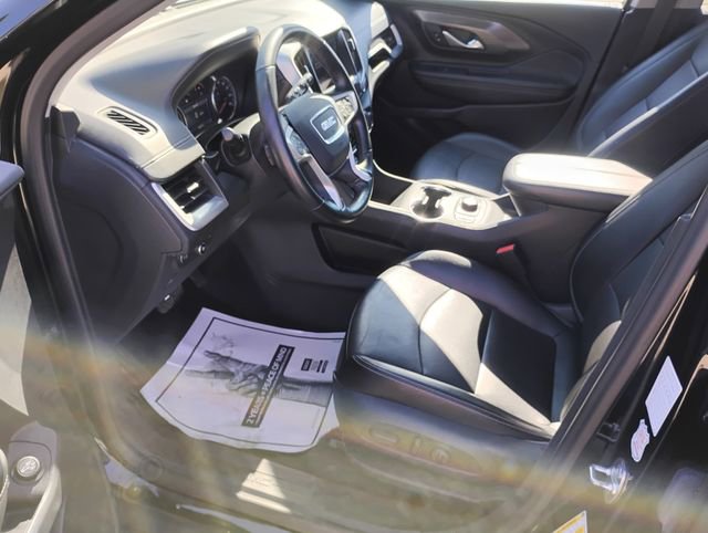 Used 2024 GMC Terrain SLT image 23