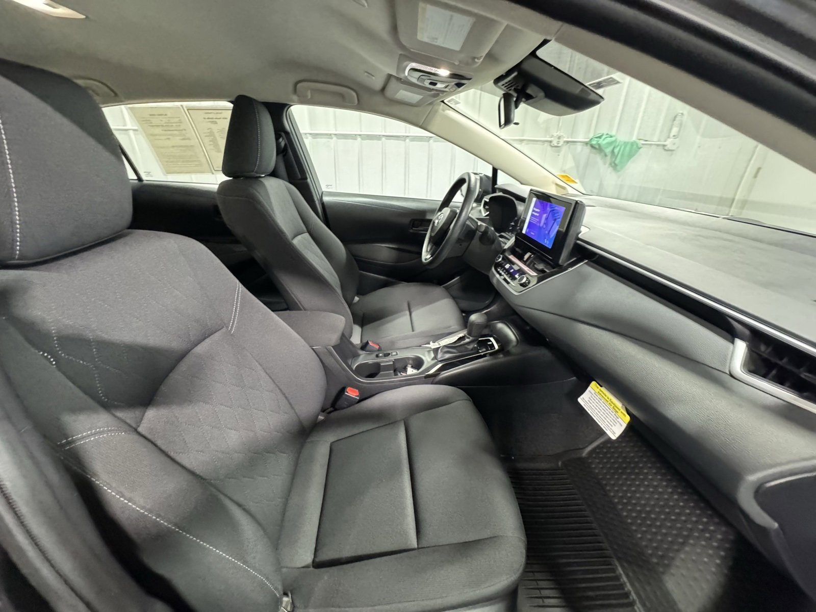 Used 2024 Toyota Corolla LE w/ LE Convenience Package image 20