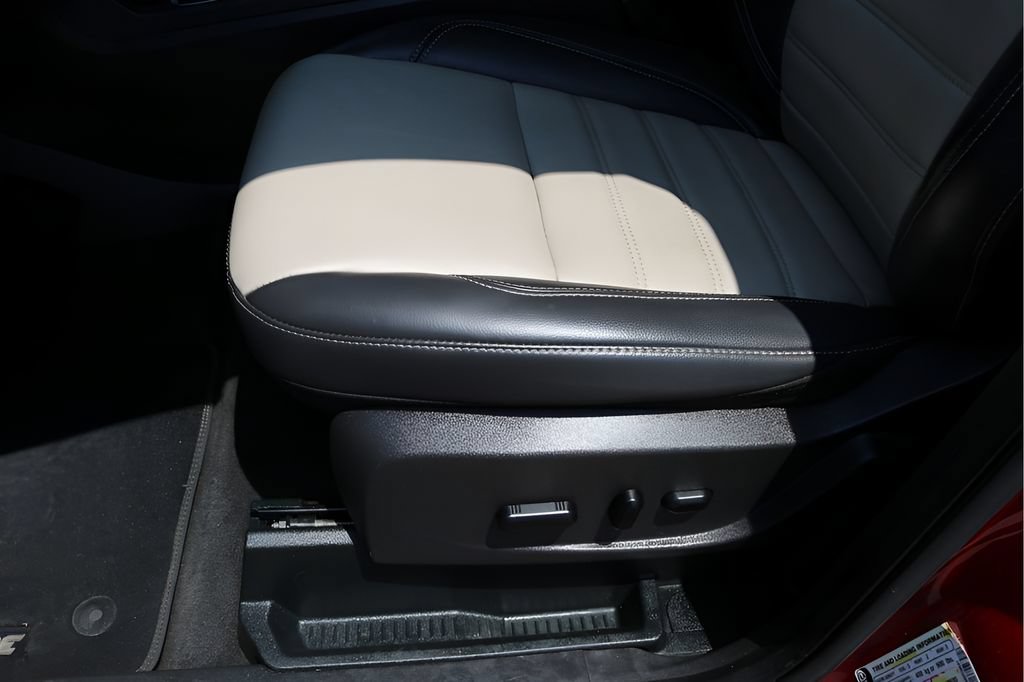 Used 2019 Ford Escape SEL FWD image 12