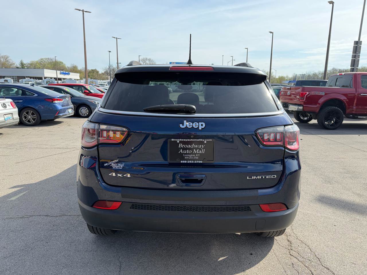 Used 2017 Jeep Compass Limited AWD/4WD image 4