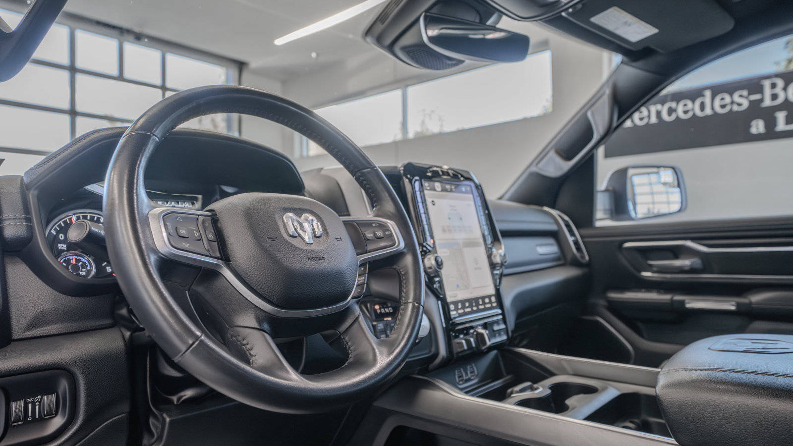 Used 2023 RAM 1500 Laramie AWD/4WD image 7
