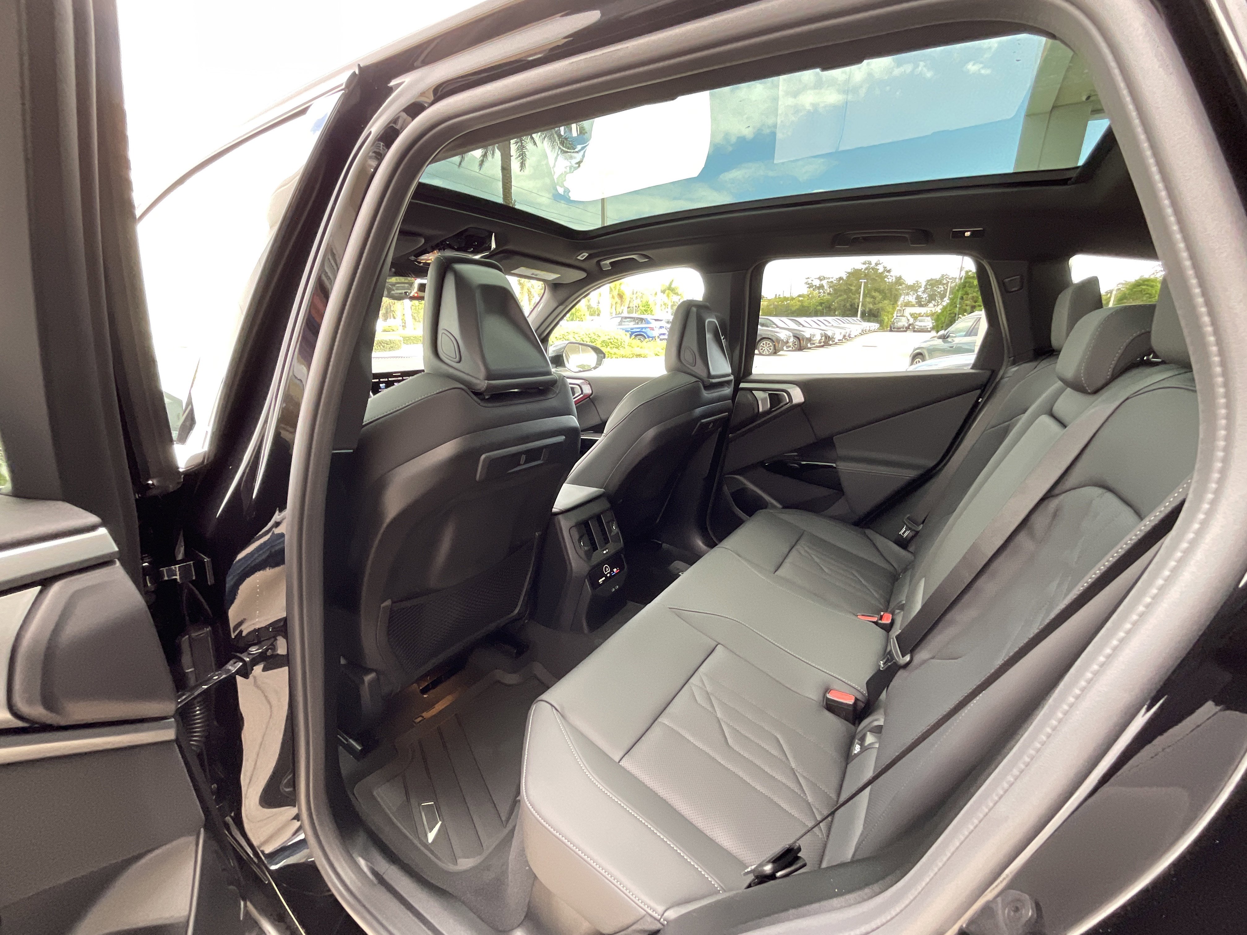 New 2026 BMW X3 xDrive30 w/ Premium Package AWD/4WD image 24