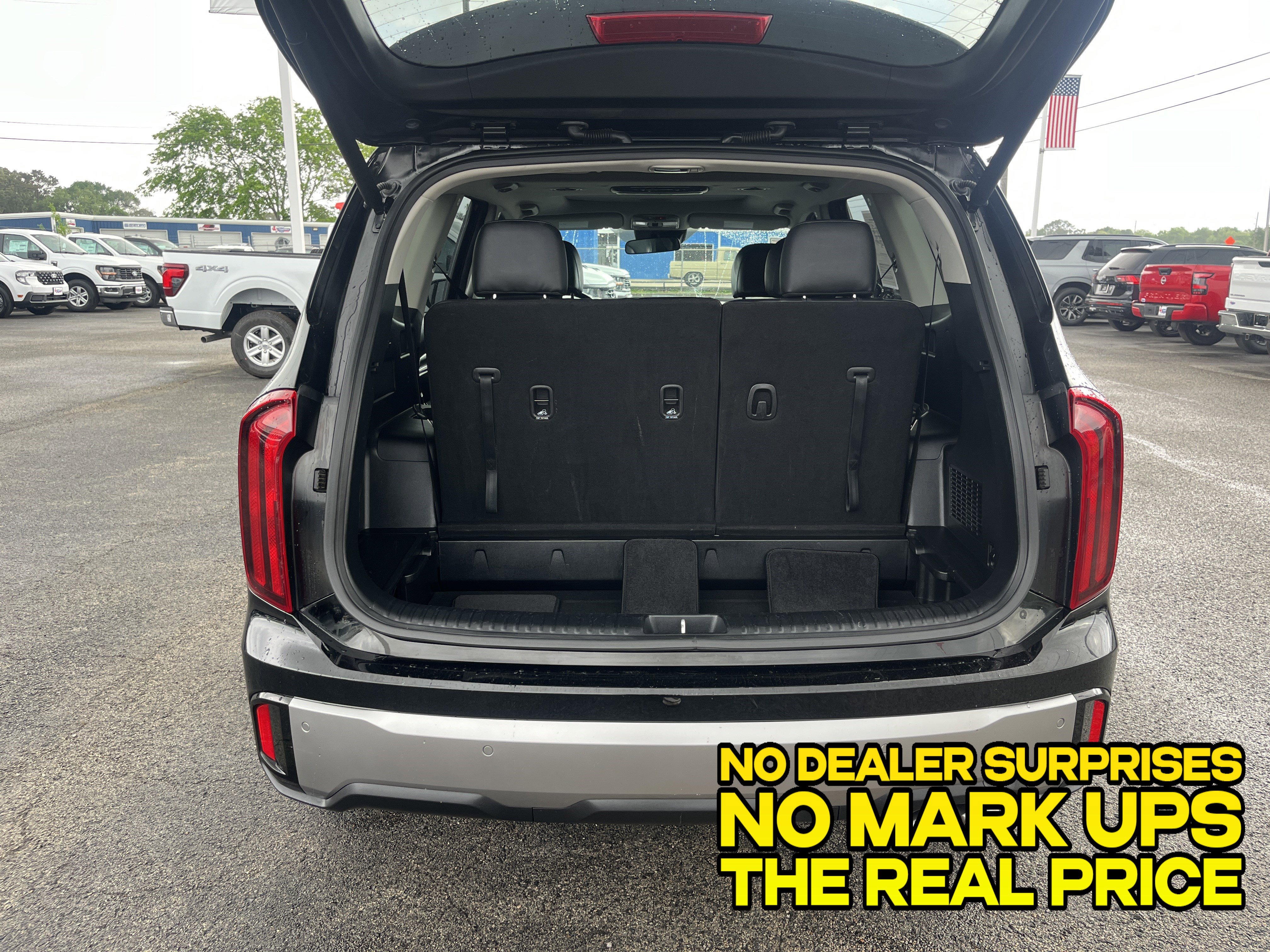 Used 2025 Kia Telluride S AWD/4WD image 5