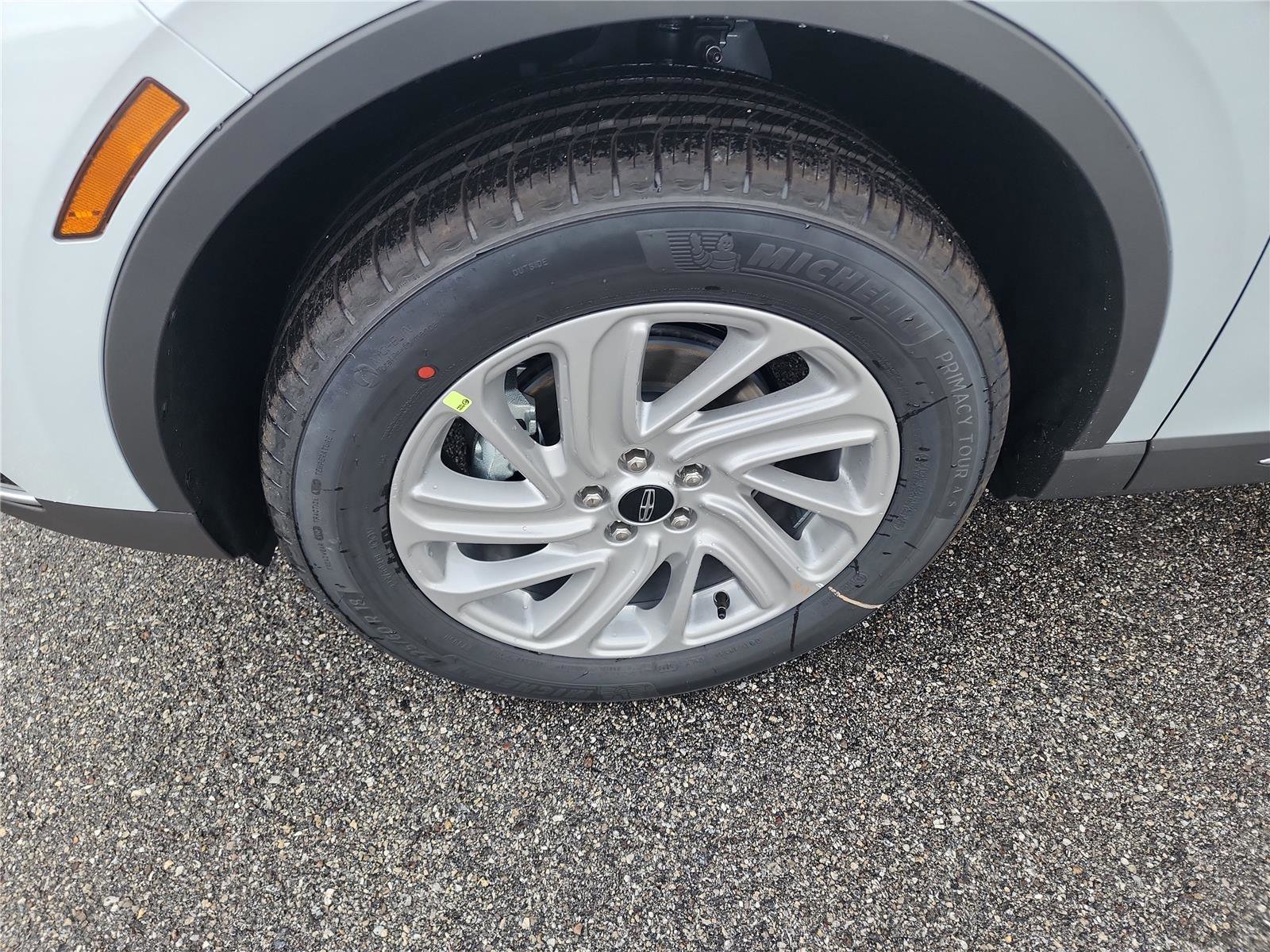 New 2026 Lincoln Corsair Premiere image 9