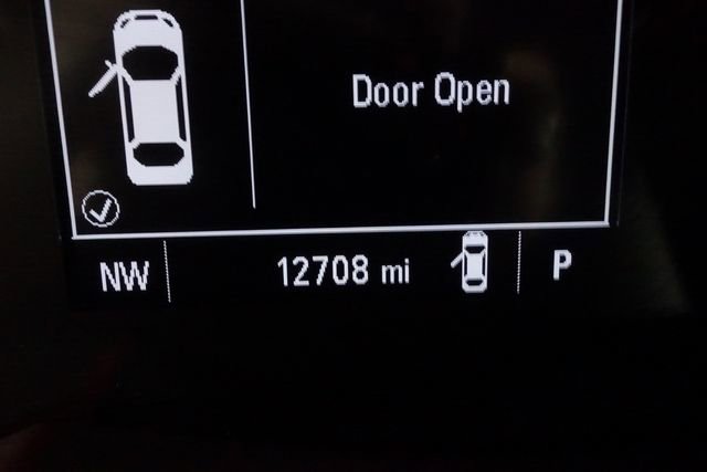 Used 2022 Chevrolet Trax LT w/ Premium Seat Package image 17