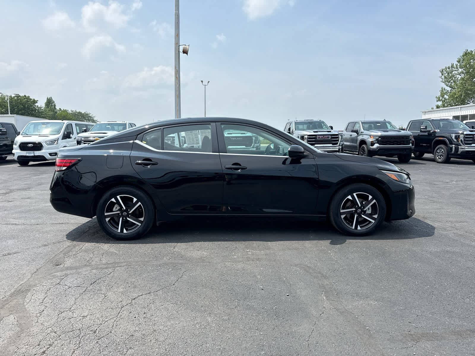 Used 2024 Nissan Sentra SV FWD image 6