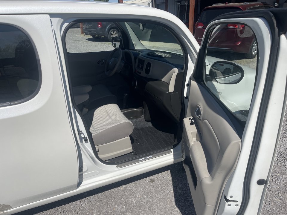 Used 2012 Nissan Cube 1.8 SL w/ Interior Illumination Pkg image 13